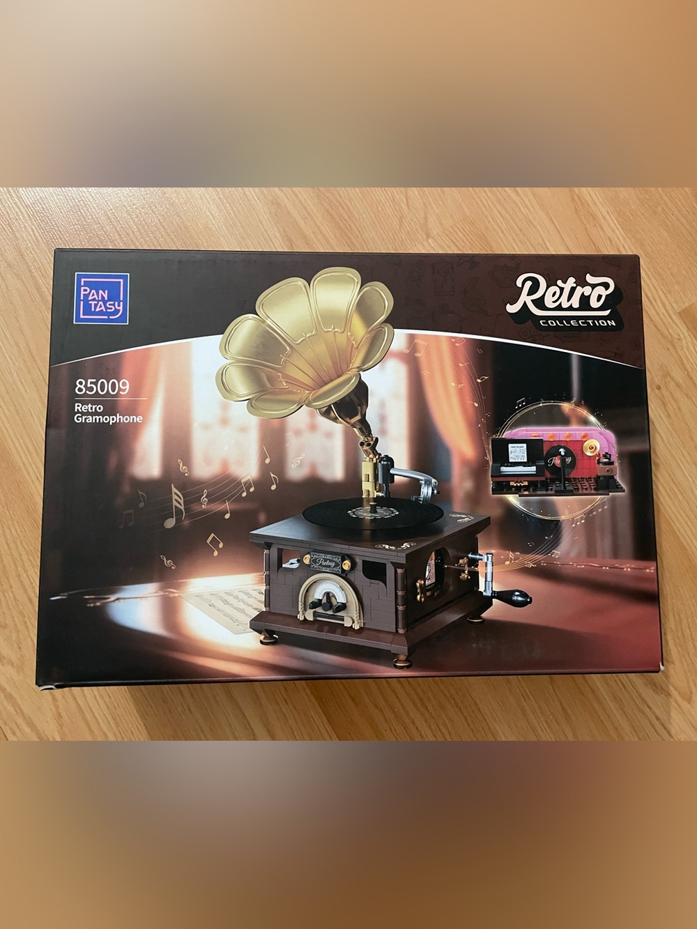 Retro Gramophone Building Set - Brown & Gold
